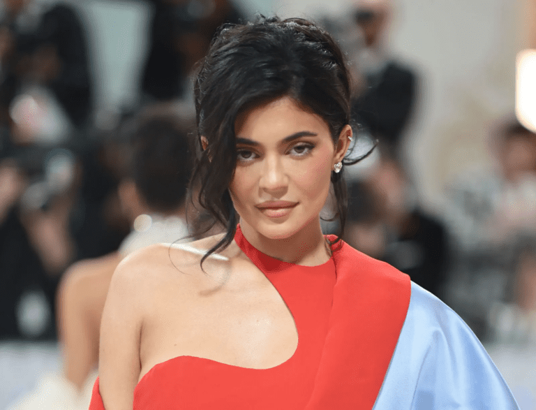 Kylie Jenner gold bikini photos, Kylie Jenner Instagram poolside selfies, Kylie Jenner Timothée Chalamet Palm Springs Film Festival, Kylie Jenner Ludovic de Saint Sernin dress, Kylie Jenner Spotlight Award support, Timothée Chalamet speech snub Kylie Jenner, Kylie Jenner fashion decline debate, Kylie Jenner curves bikini look, Kylie Jenner viral Instagram 2026, Kylie Jenner Timothée Chalamet relationship rumors