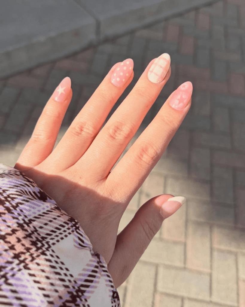 july nails 2026, summer nails ideas, trendy nails, beach nails, 4th of july nails, aesthetic nails, chic summer nails,