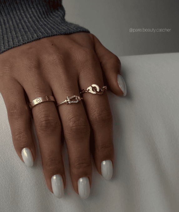 summer to fall nails, transition nail ideas, chic nail designs 2026, butter yellow nails, caramel glazed nails, milky white chrome nails, chocolate French tips, sage green nails, burgundy chrome nails, burnt orange nails