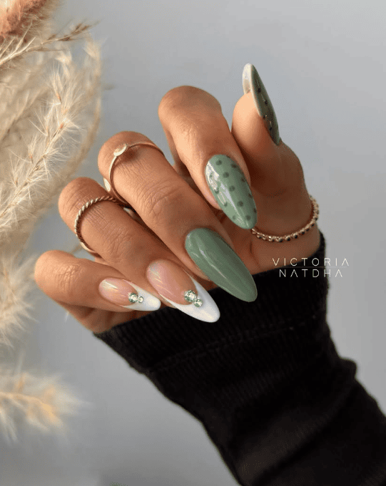 summer to fall nails, transition nail ideas, chic nail designs 2026, butter yellow nails, caramel glazed nails, milky white chrome nails, chocolate French tips, sage green nails, burgundy chrome nails, burnt orange nails