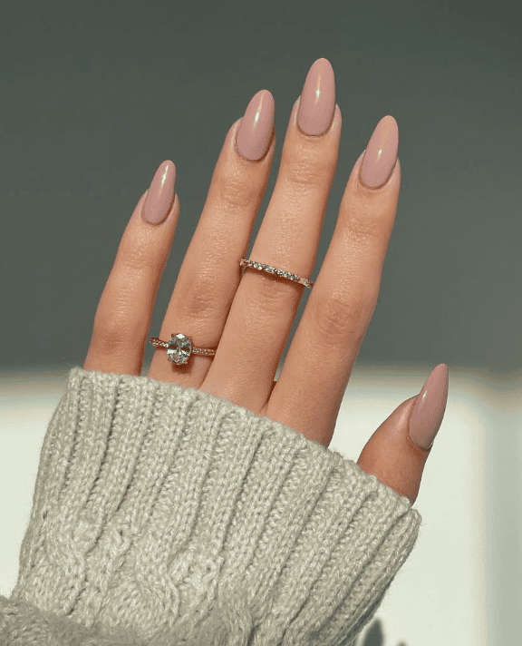 summer to fall nails, transition nail ideas, chic nail designs 2026, butter yellow nails, caramel glazed nails, milky white chrome nails, chocolate French tips, sage green nails, burgundy chrome nails, burnt orange nails