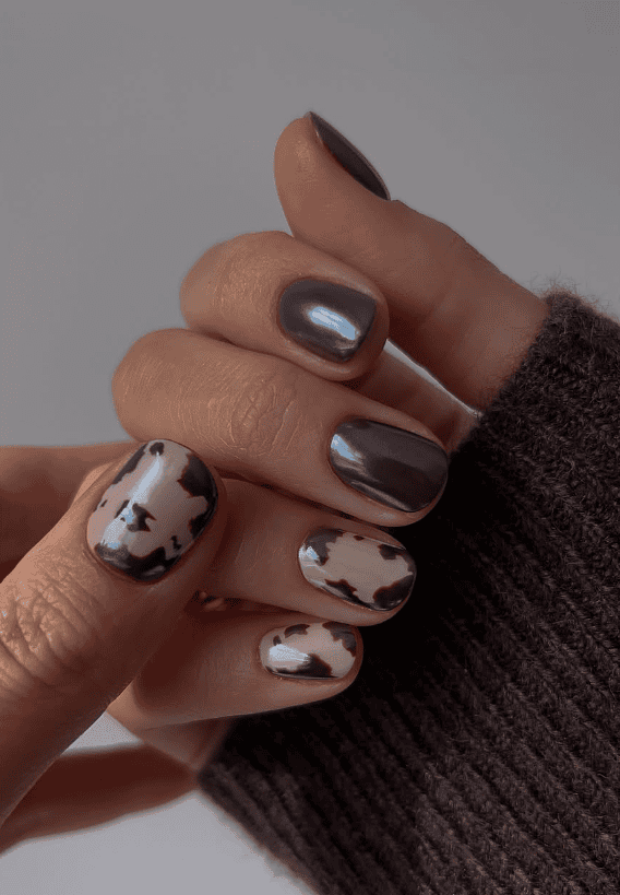 September nail trends 2026, fall nail colors, pumpkin spice nails, burgundy fall nails, chocolate brown manicure, plaid nail designs, caramel glazed nails, olive green nails, tortoiseshell nails, velvet cat eye nails